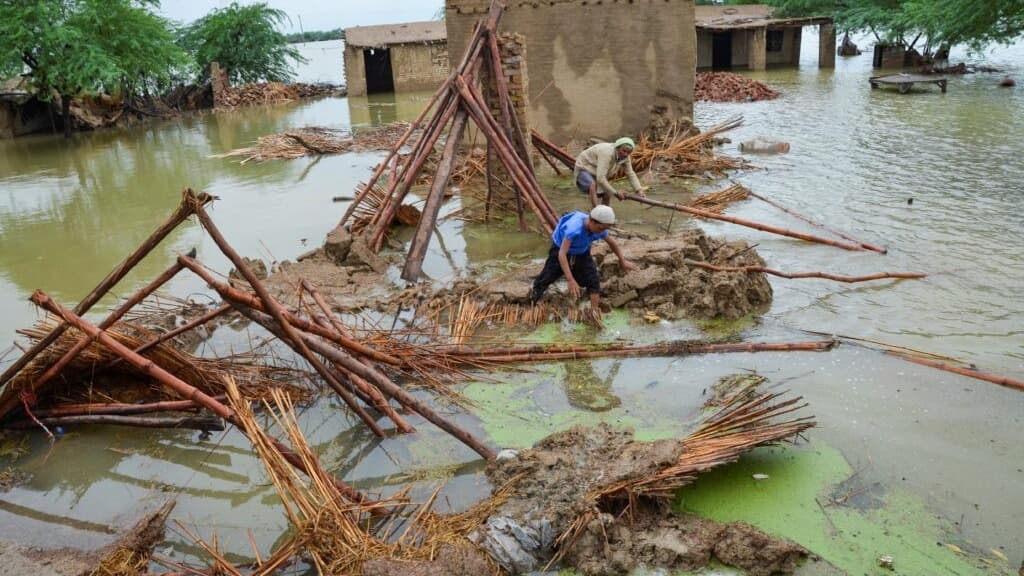Bringing the Love of Jesus to Flood-Affected Families in Pakistan